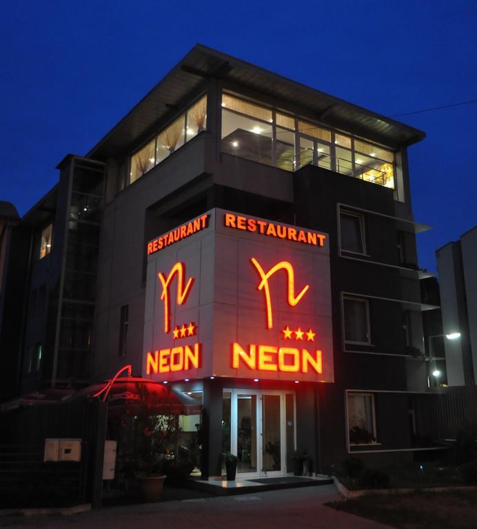 Hotel Neon 티미쇼아라 외부 사진
