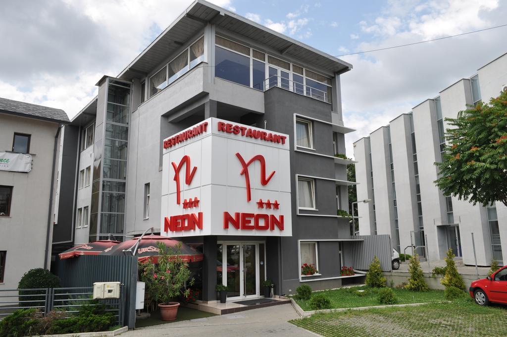 Hotel Neon 티미쇼아라 외부 사진